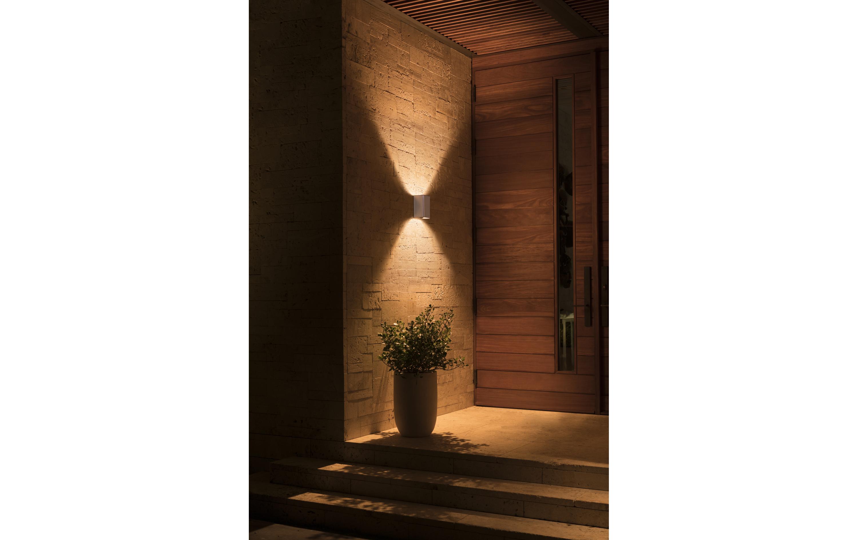 White & Color Ambiance Outdoor Resonate Wandleuchte Silber<br>Aussenleuchte Resonate Hue WACA, Silber