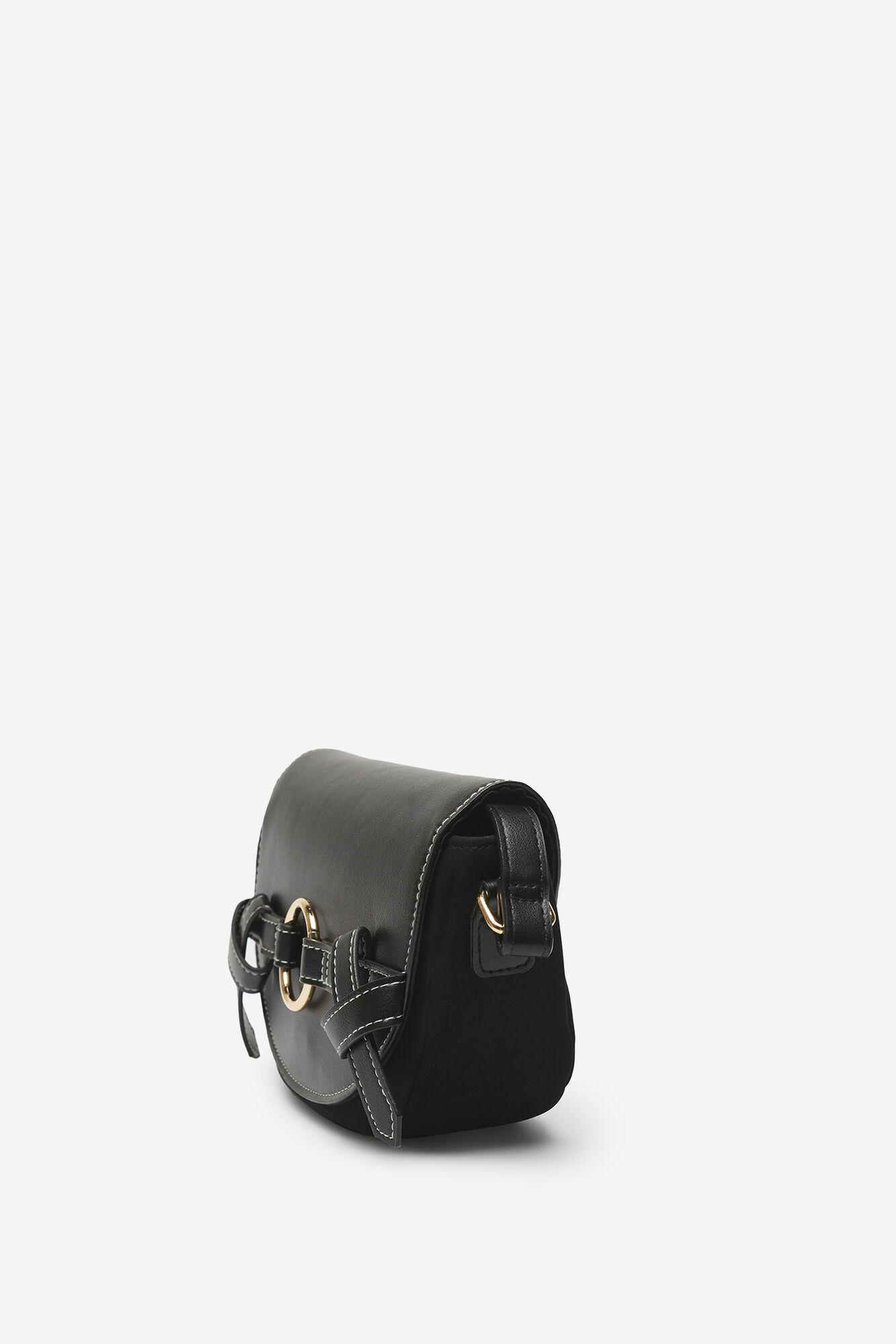 Bolsa de ombro com aba pespontada