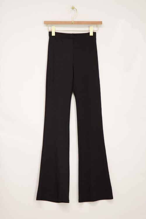 Zwarte flared broek met rib structuur