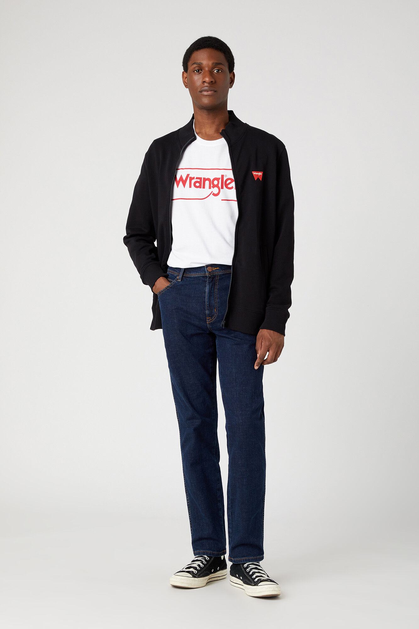Logotipo padrão em camiseta - Branco