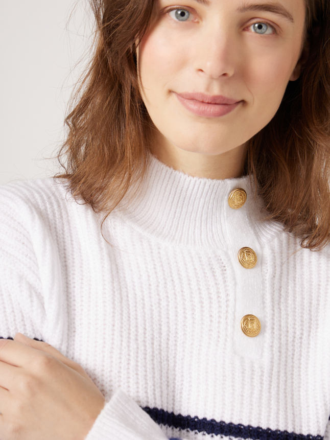 Pull marinière avec détails boutons