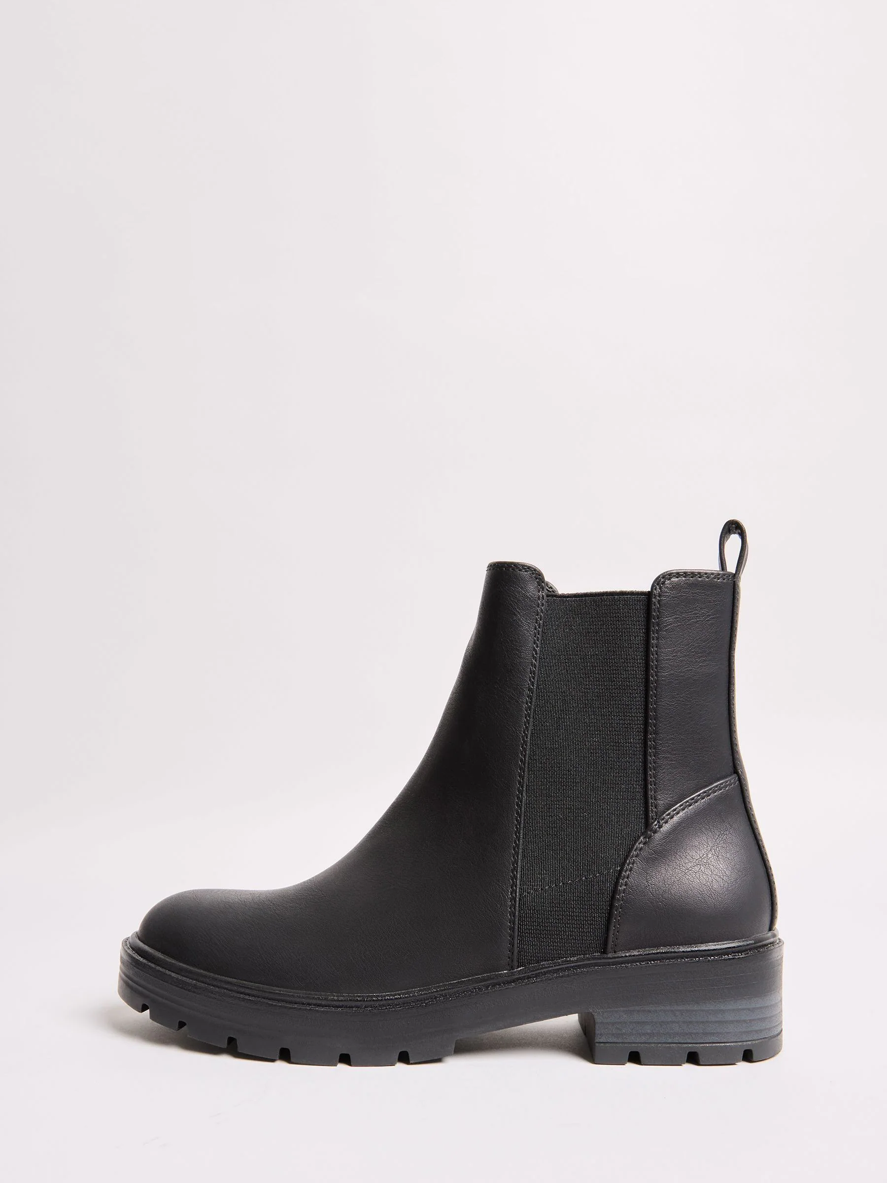 Friends Like These Platte, grove, casual Chelsea boots van imitatieleer