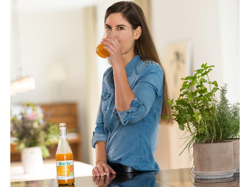 Biotta Vital Immun Bio 6 x 0.5 l Fruchtdirektsaft aus erntefrischen Bio-Früchten