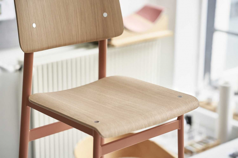 Muuto Loft barkruk 65cm zwart/eiken