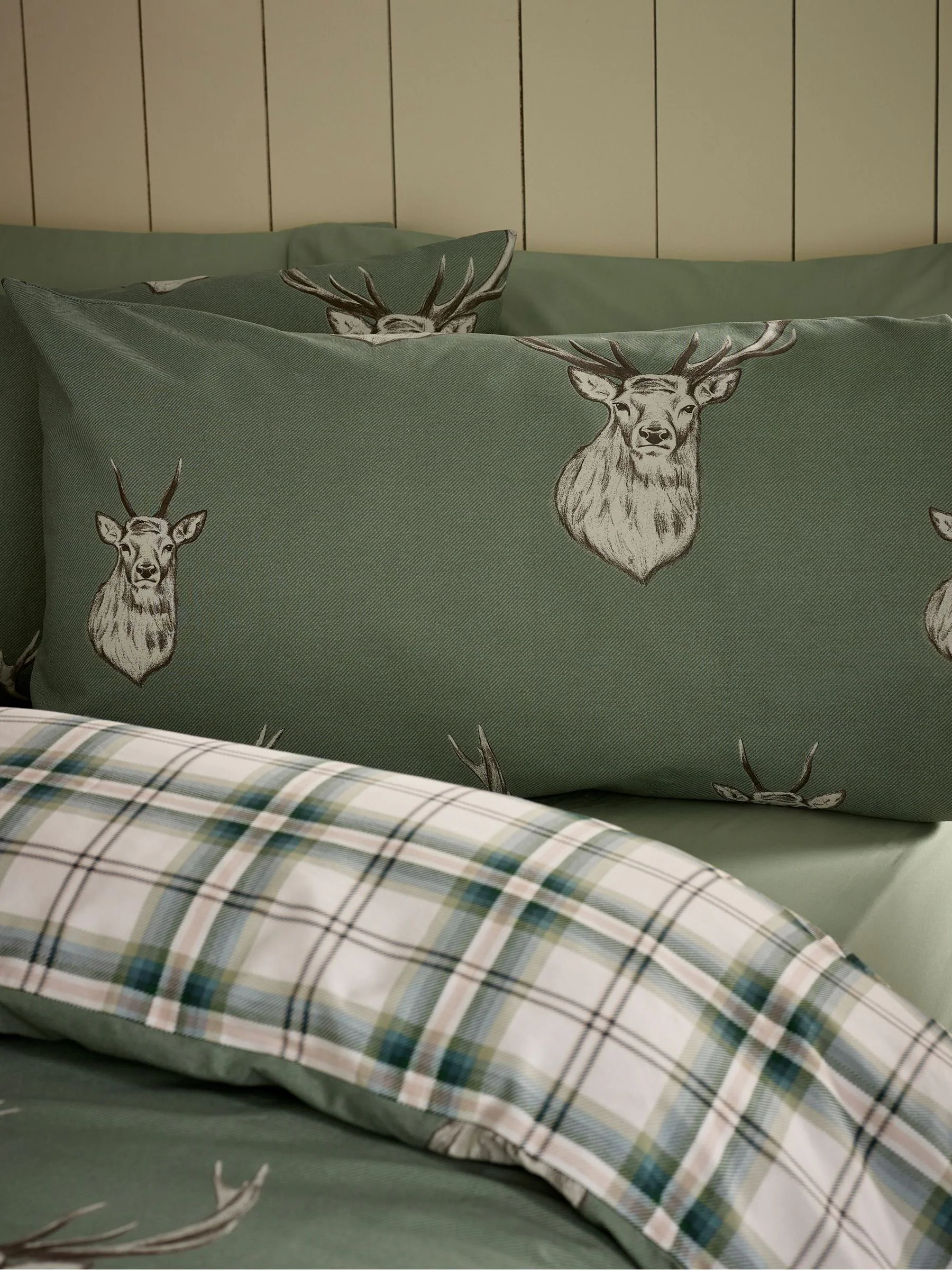 Catherine Lansfield Christmas Stag Check Reversible Duvet Cover Set