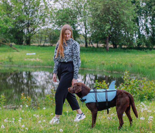 Nobby Schwimmhilfe für Hunde Sharki, hellblau