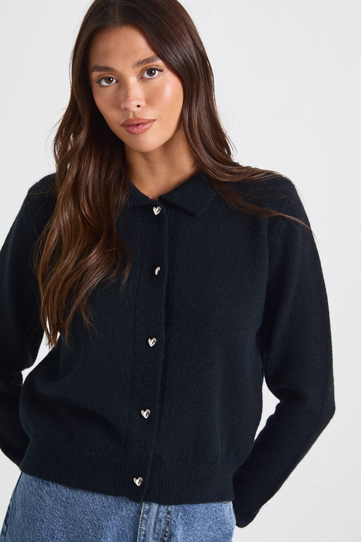 boohoo Cardigan tricoté à col et boutons cœur