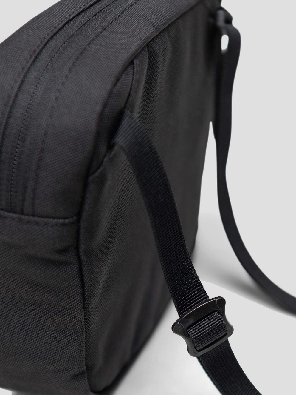 Herschel Classic Crossbody Poucher Bag black