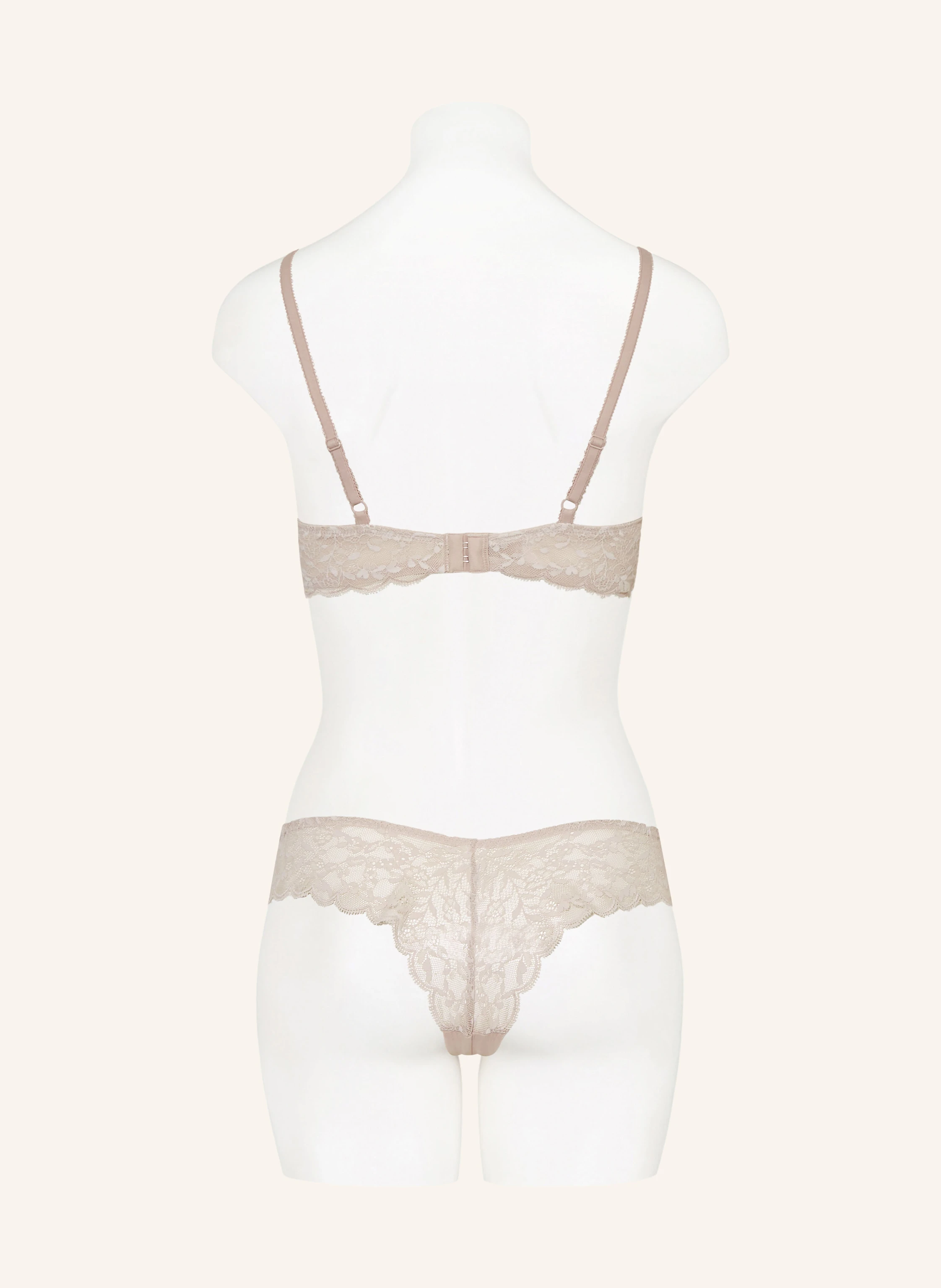 Triumph String SENSUAL SPOTLIGHT
