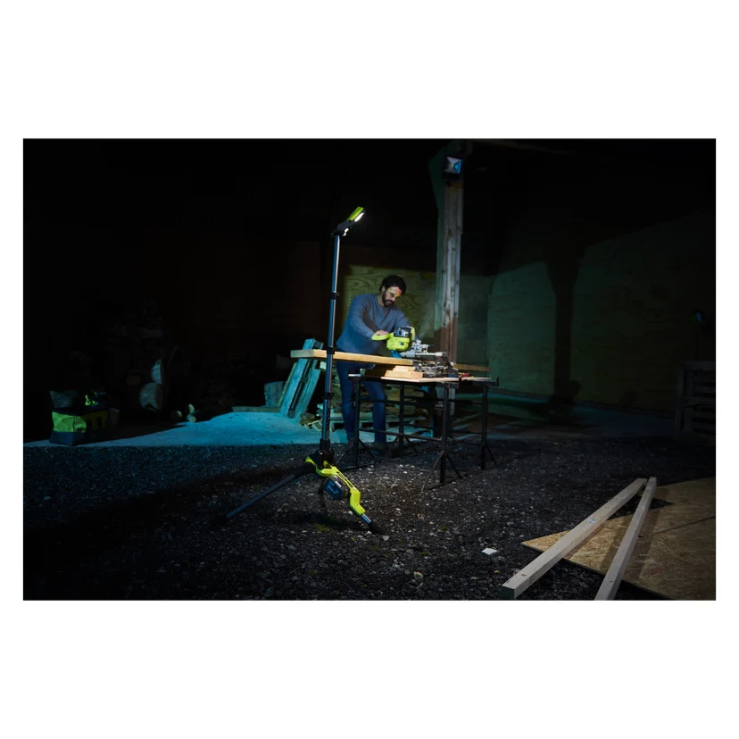 Batteridrevet arbeidslampe med stativ LED 18 V 2700 lm