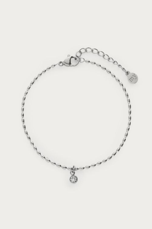 Minimalistische armband met mini strass bedel