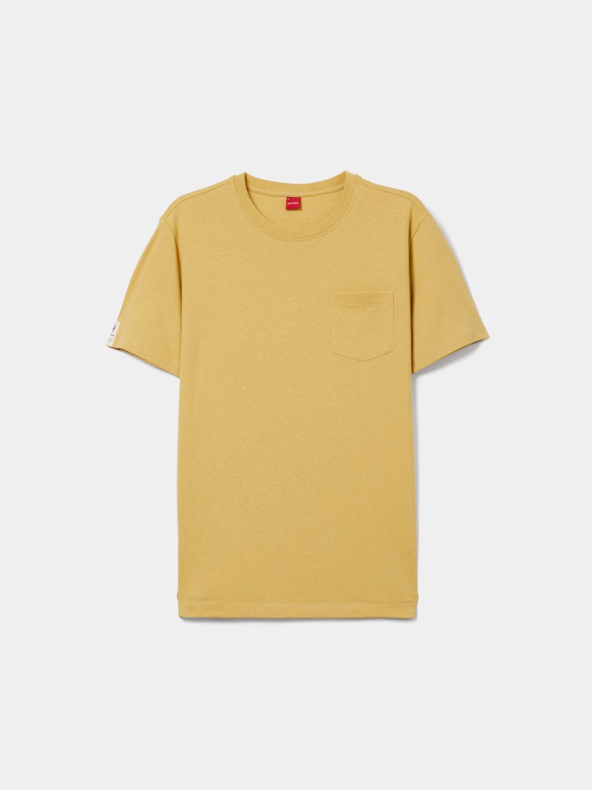 T-shirt em algodão com bolso
