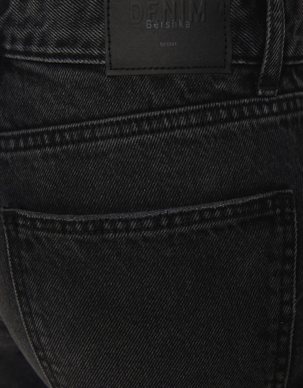 calça jeans de corte reto