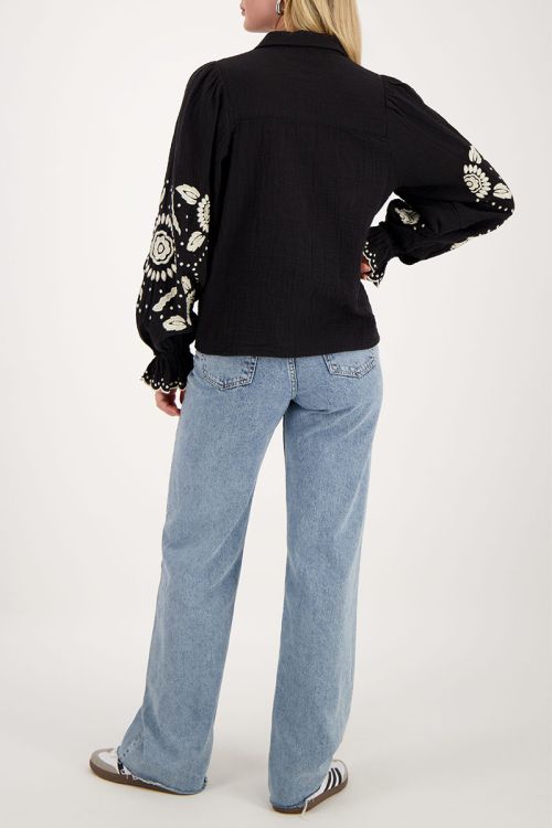 Blauwe jeans met wijde pijpen & studs