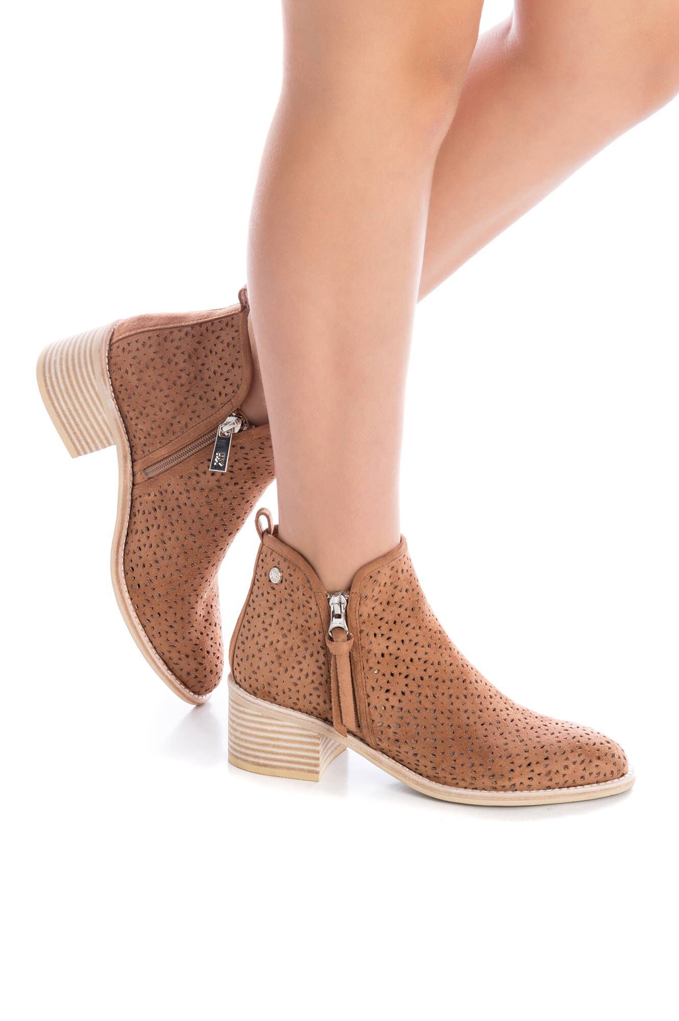Botas de cano curto com salto para mulheres, Xti - marrom médio