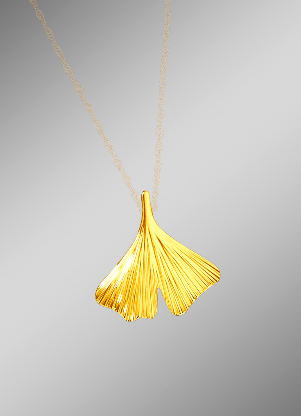 Anhänger mit Ginkgoblatt