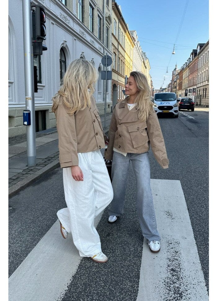 BYIC Astaic Short Trenchcoat