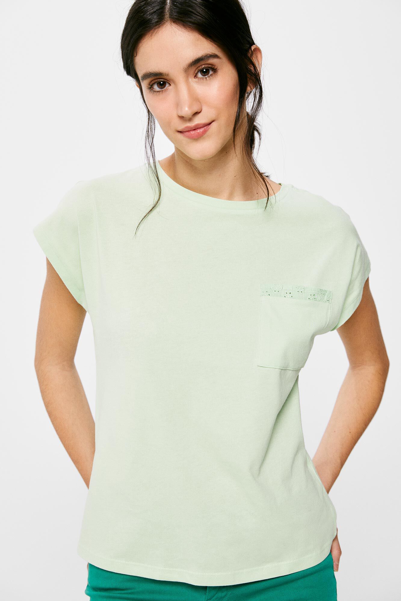 Camiseta de bolso bordada suíça - estampa verde
