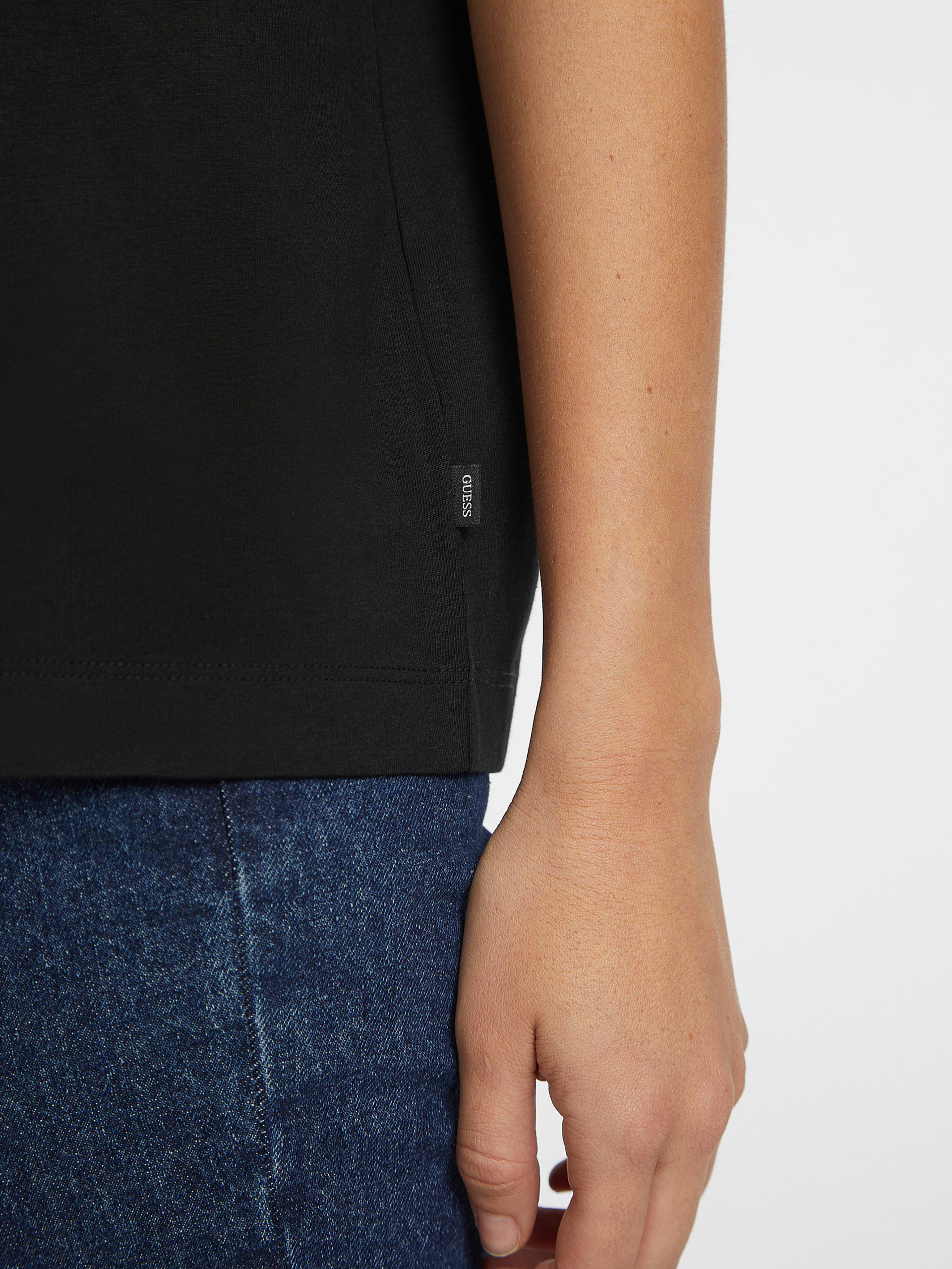 Camiseta oversized com estampas variadas