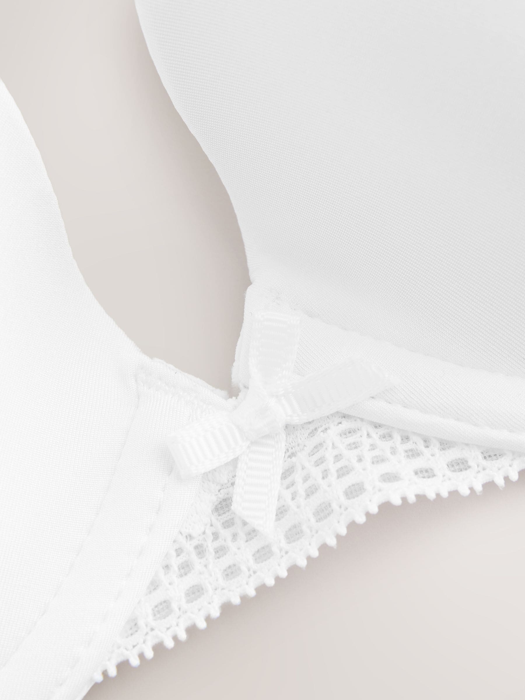 Wit - A-E Light Pad Lace Bra