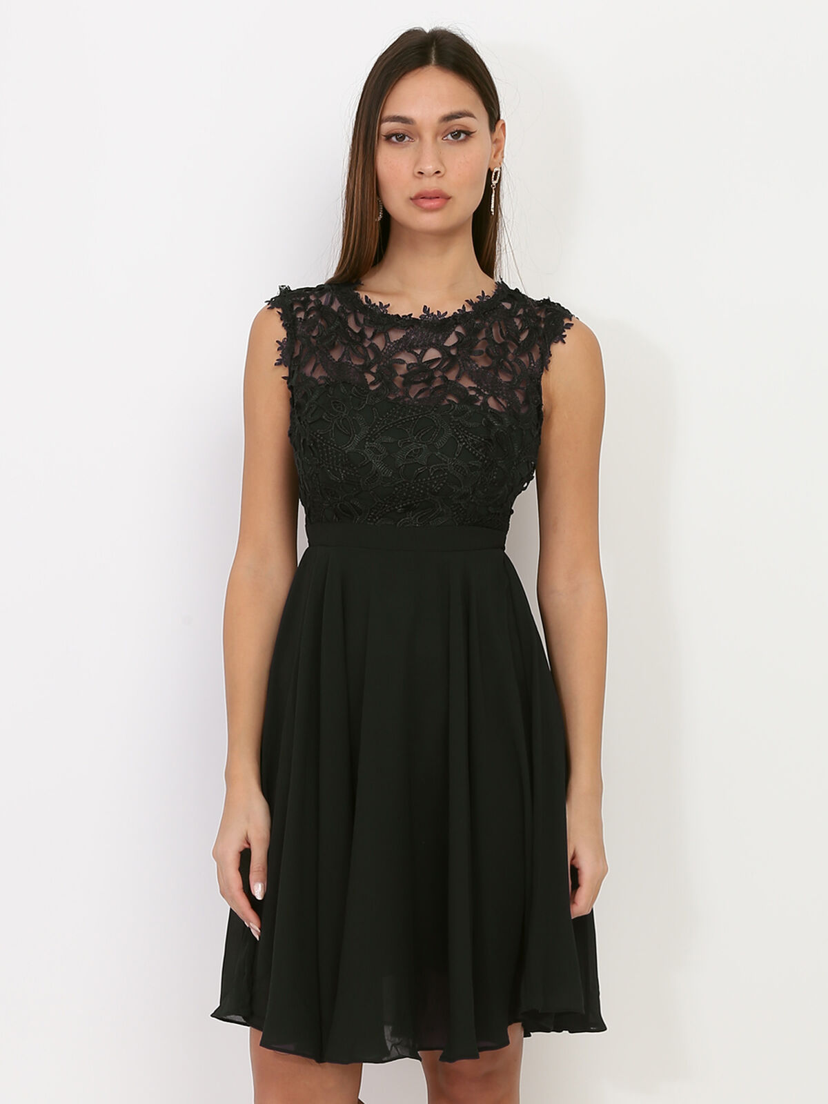 Robe avec dentelle- Noir