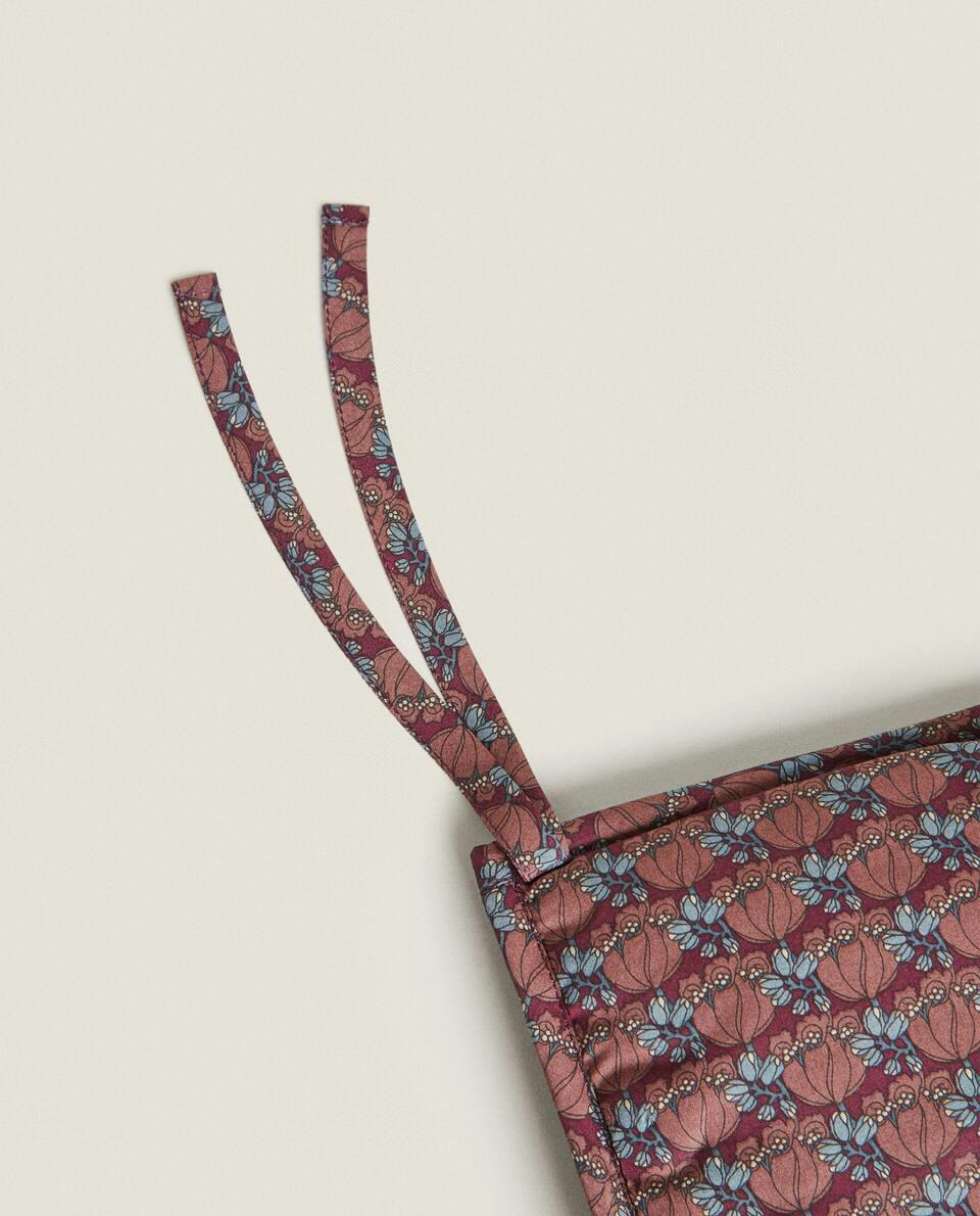 Organizador infantil feito com tecido Liberty