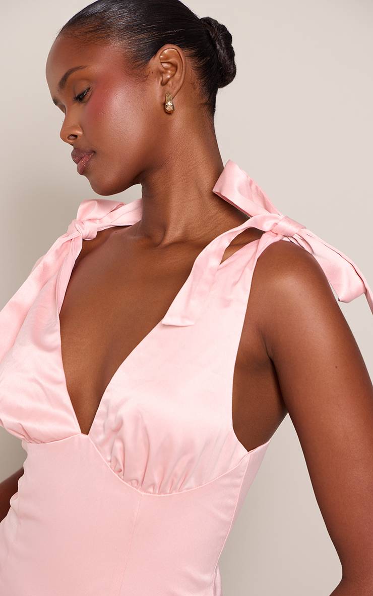 Rose Pâle Robe Maxi En Satin À Épaules Nouées