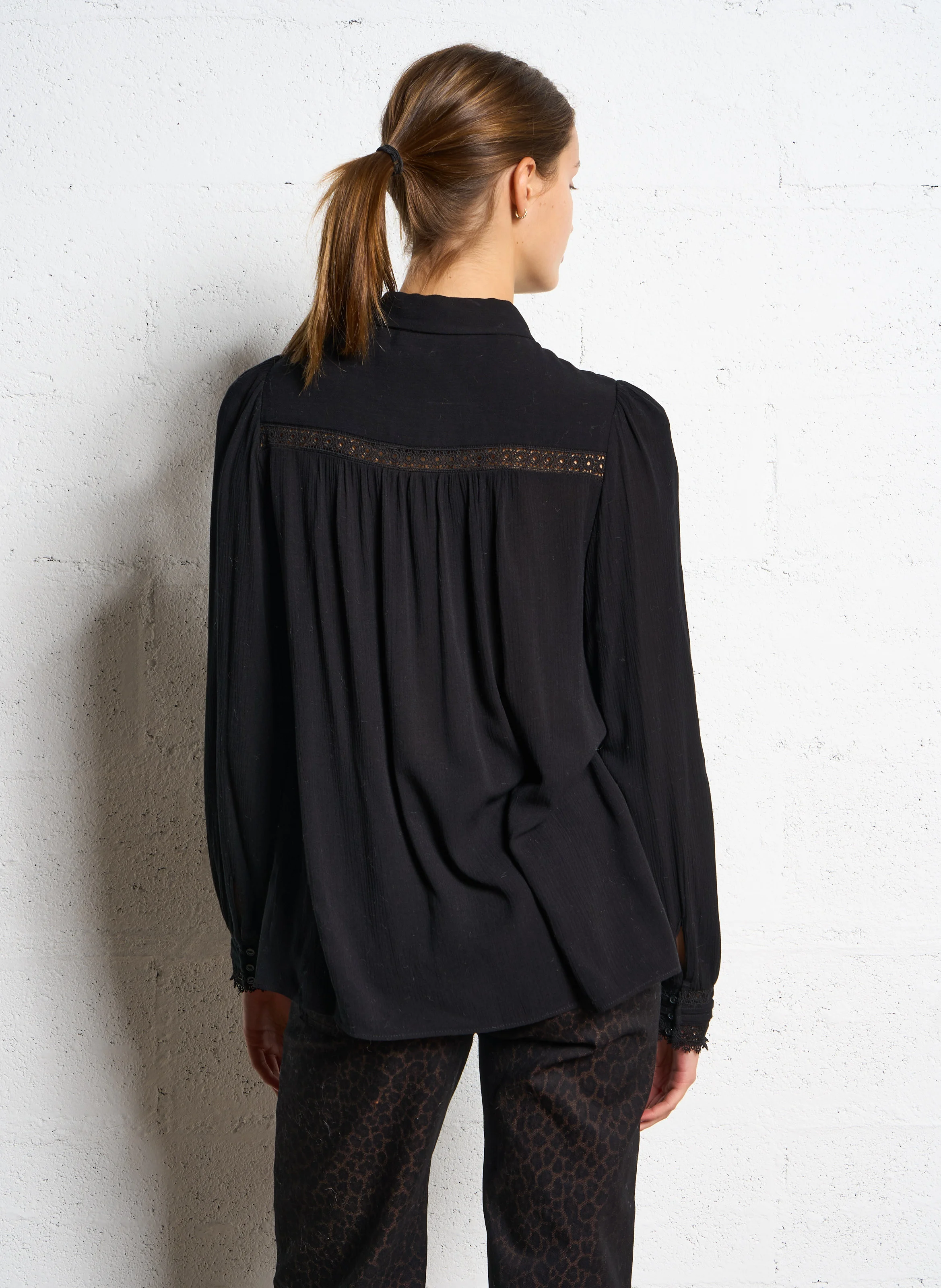 CARMILA - Chemise droite en dentelle | Noir