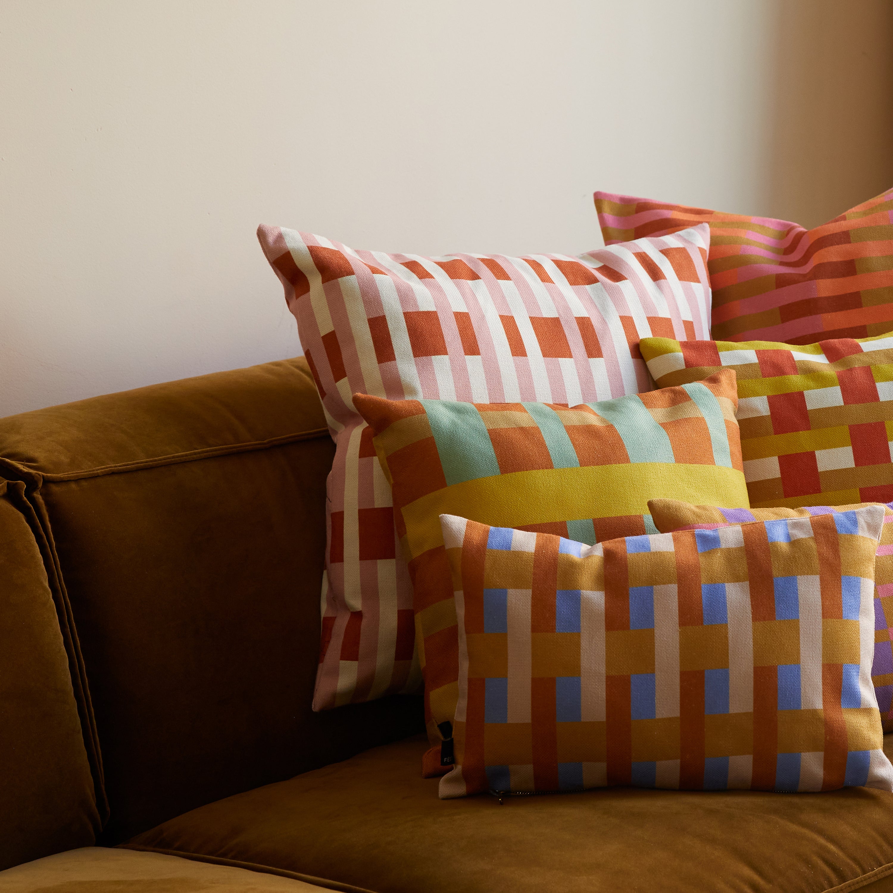 FÃST Striped Sierkussen 30 x 60 cm - Caramel