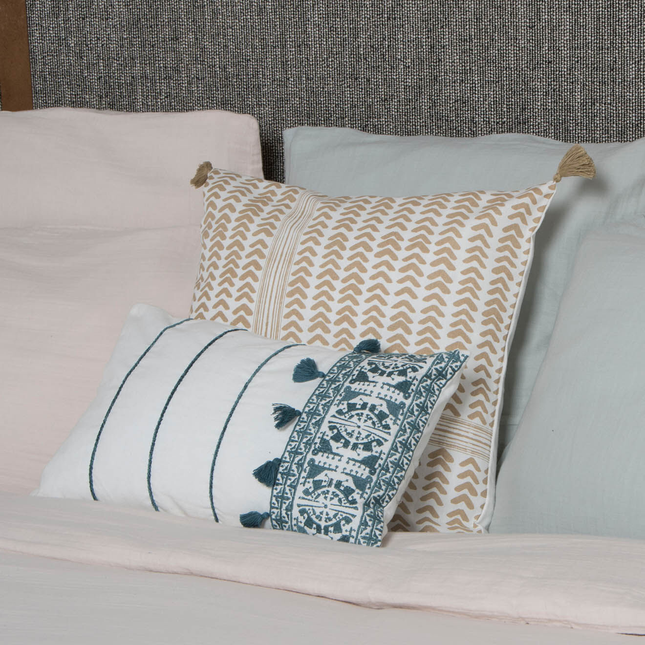 Febronie Housse de coussin Neo-Berbère bleue - 50x30 cm