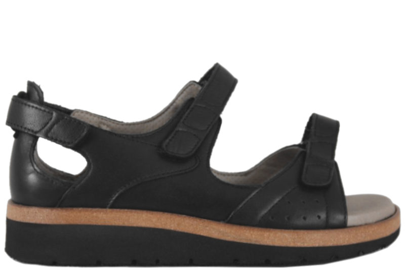 NEW FEET SORT SANDAL I SKIND MED HÆLKAPPE