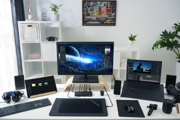 ASUS DC500 - Dockingstation - Thunderbolt 4 - 2 x HDMI, Thunderbolt 4 - 2.5GbE - 150 Watt