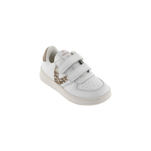 Tênis Victoria Tiempo em couro sintético com detalhes de fantasia e fecho de velcro.