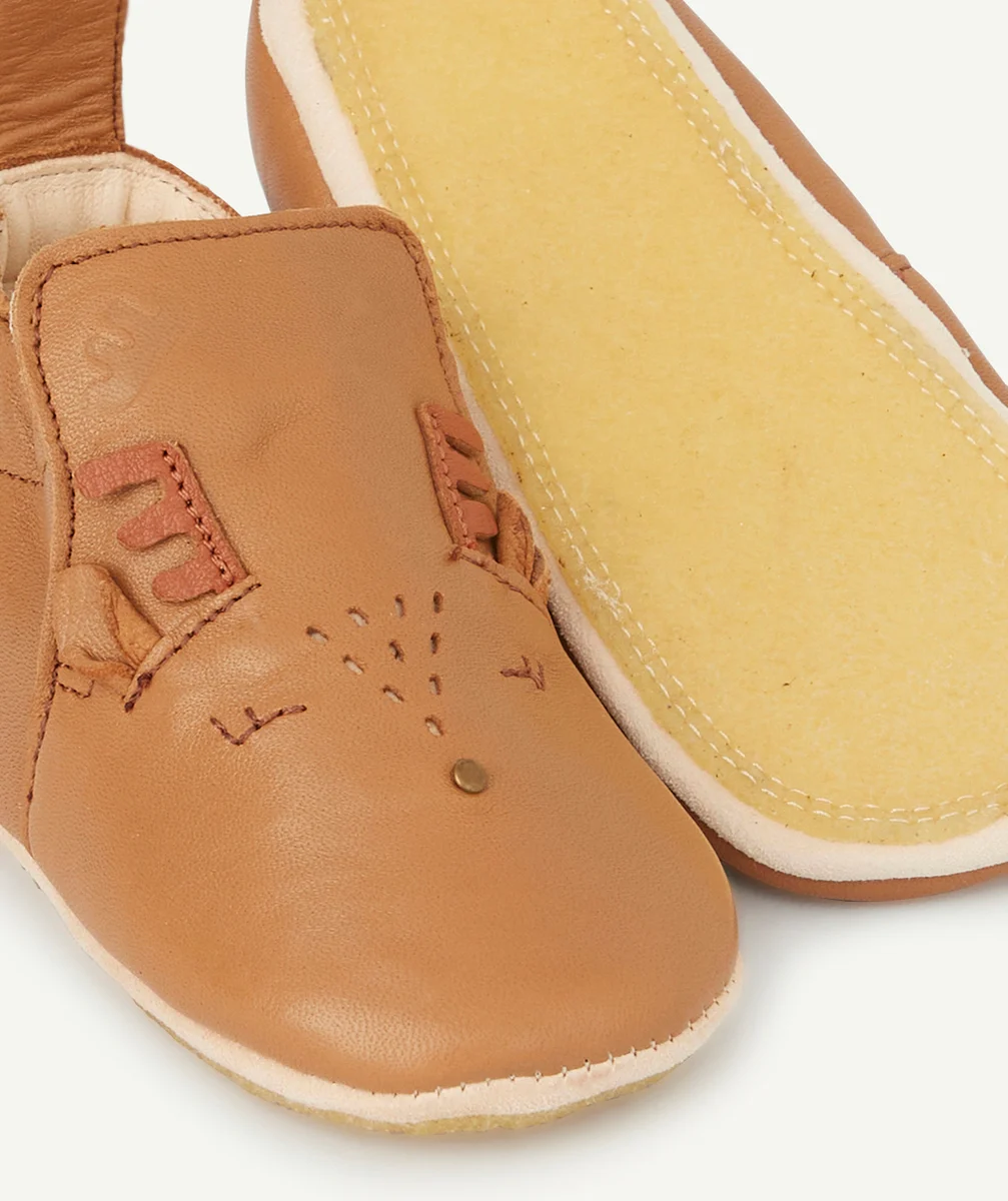 EASY PEASYCHAUSSONS EN CUIR CAMEL AVEC BICHE