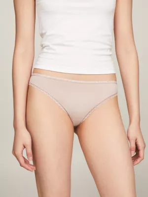 Conjunto com 3 calcinhas de renda floral