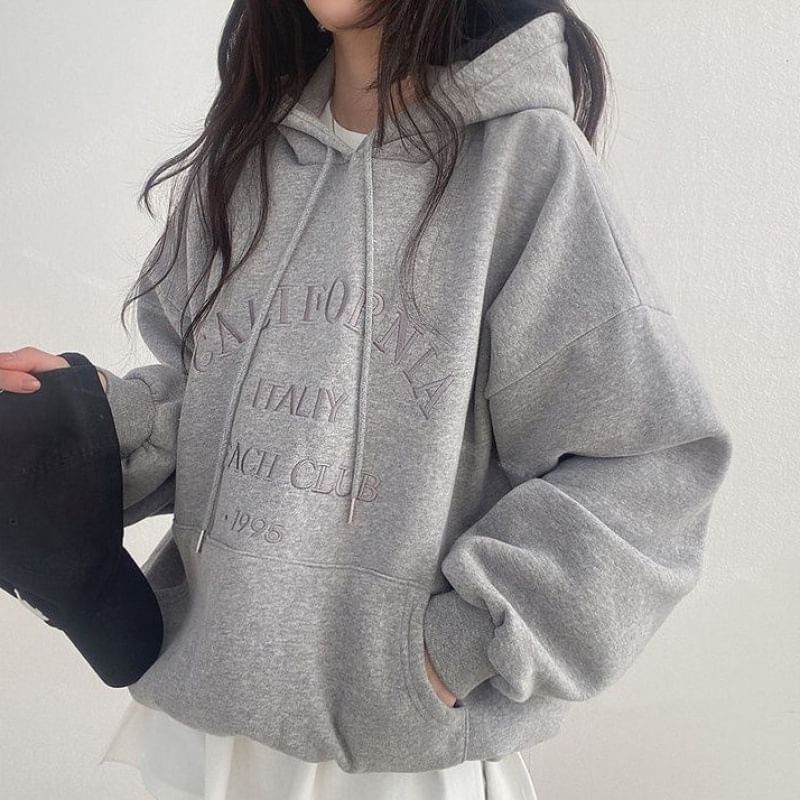 Vhancy - Hoodie met geborduurde letters