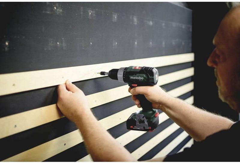 Metabo - BS 18 L Accu Boorschroefmachine - 2 x 2.0 Ah Li-Power - SC 30