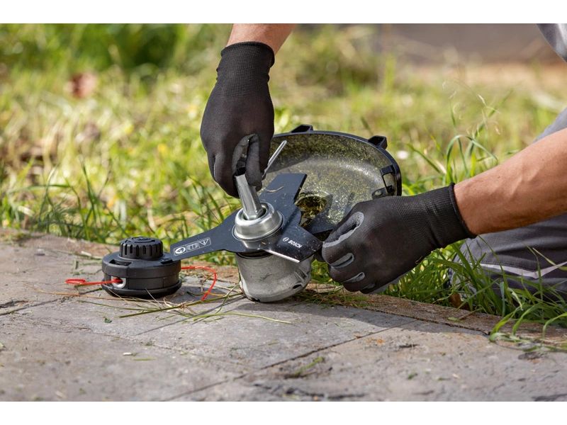 Bosch Professional Akku-Freischneider GFR 18 V-23 PROFESSIO Kraftvoller Freischneider für mühelose Gartenpflege