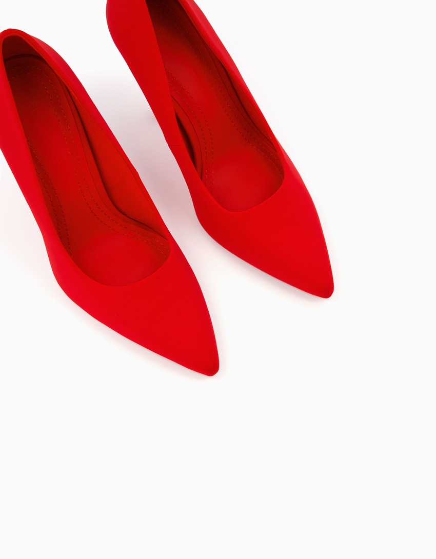 Sapatos de salto alto