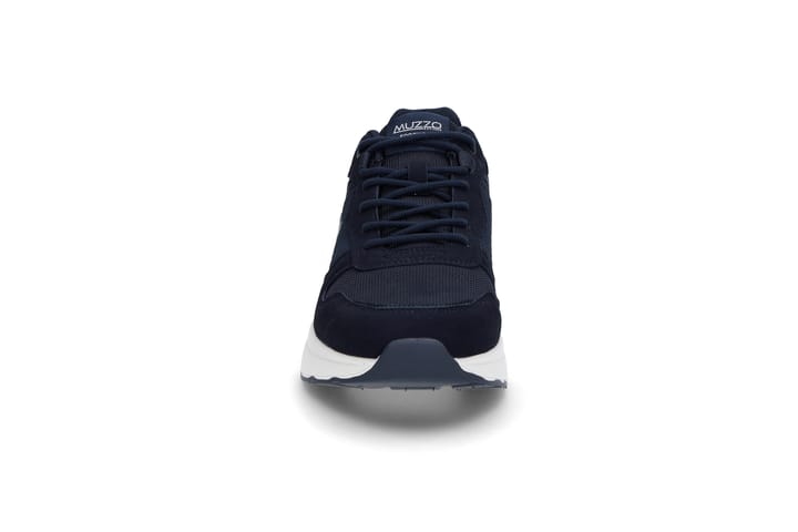 Sporty sneaker