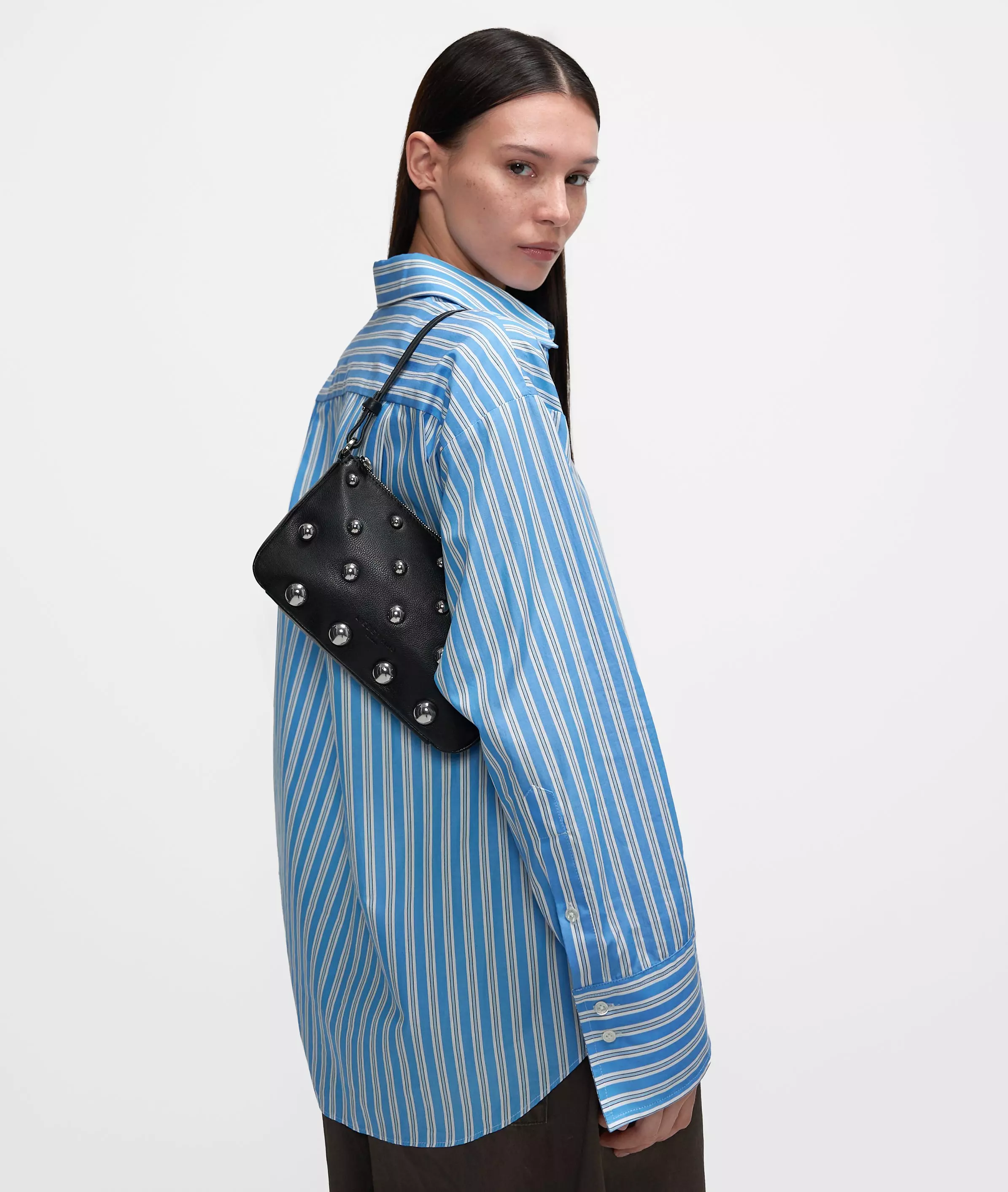 Ryker Crossbody S Handy crossbody bag made from naturally grained leather