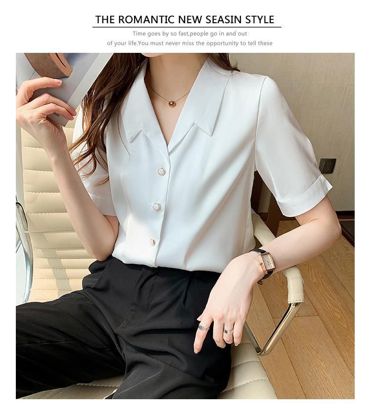 Hevnir - Blouse met korte mouwen en kraag
