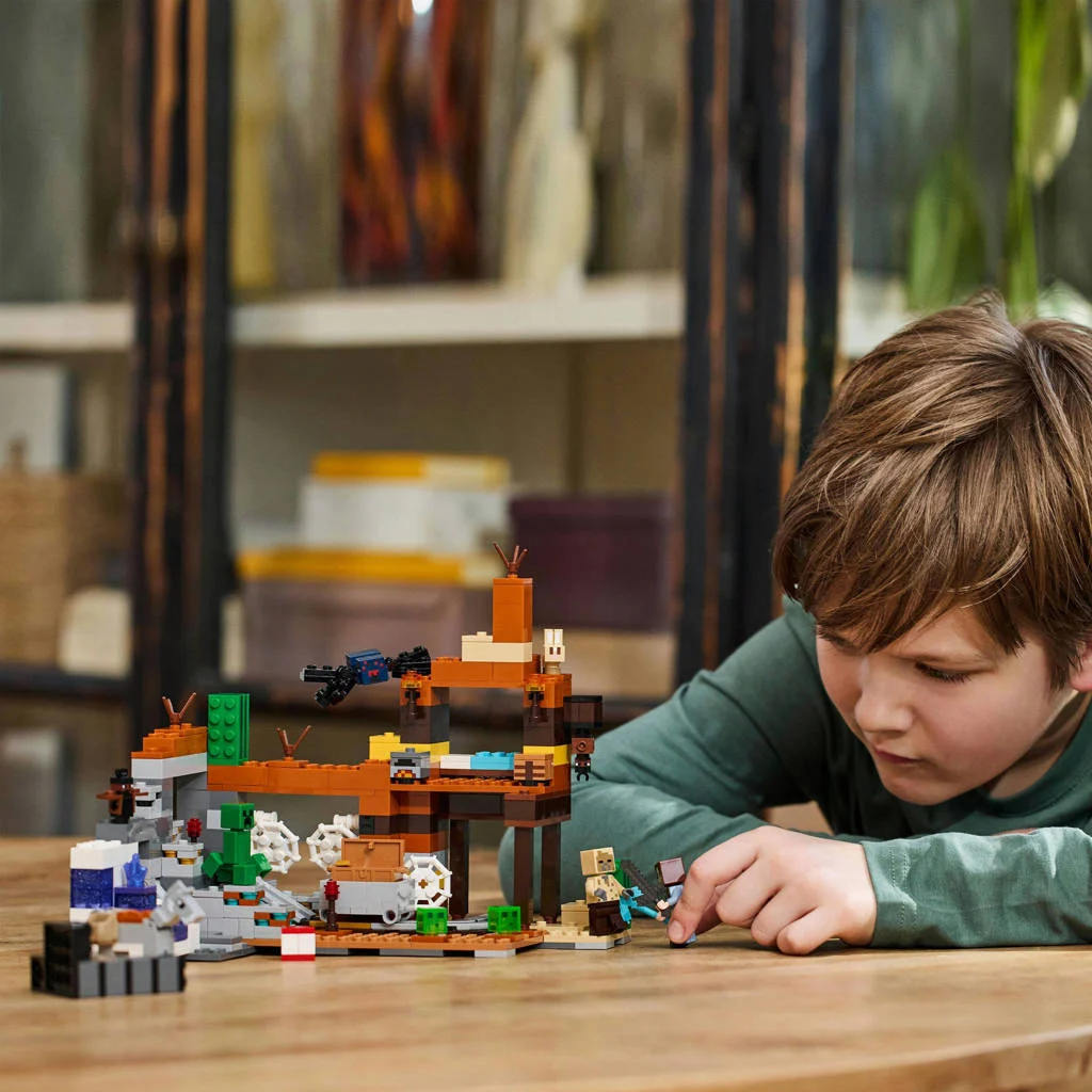 Kleurrijke scene met leuk beweegbaar elementDe woestenijmijnschacht Game Speelgoed voor Kinderen 21263