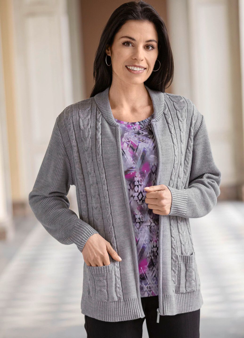 Strickjacke mit dekorativem Strukturmix