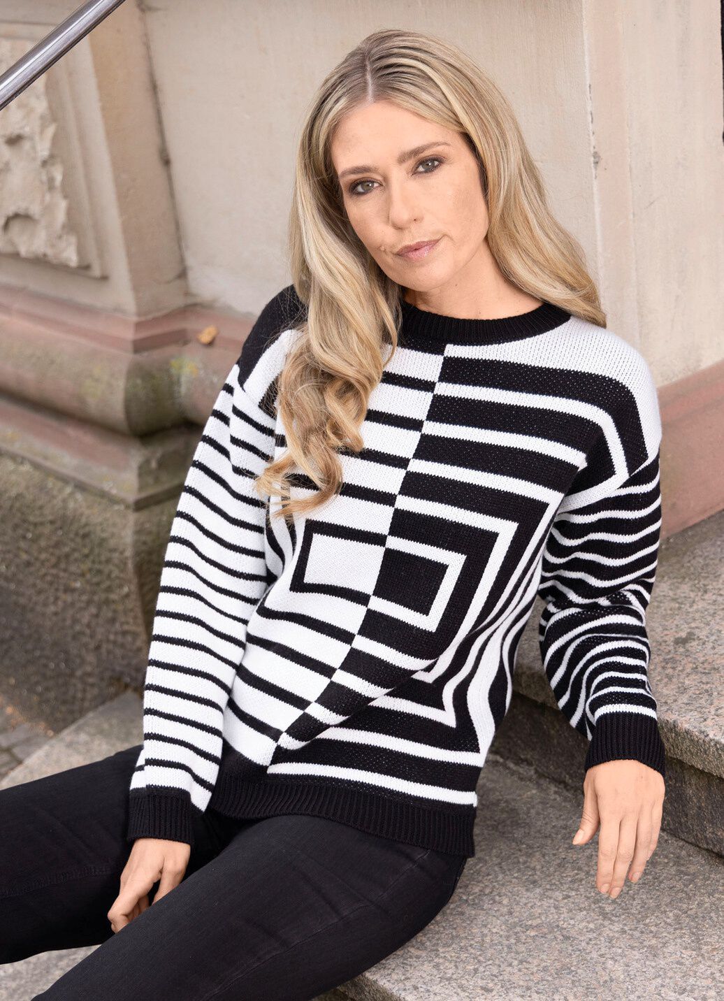 Pullover mit grafischem Jacquard in Kontrast