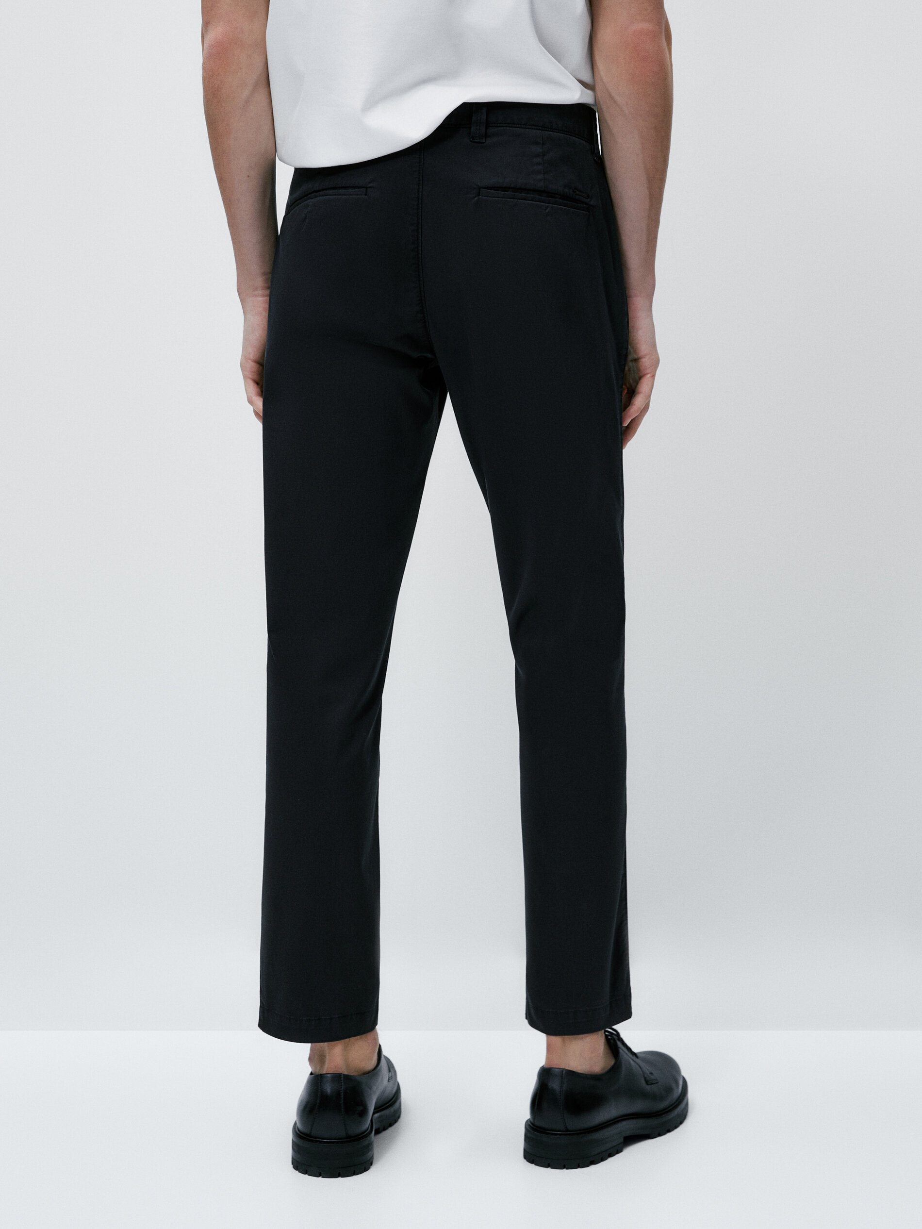 Calça chino em mistura de algodão, corte afunilado - AZUL MARINHO