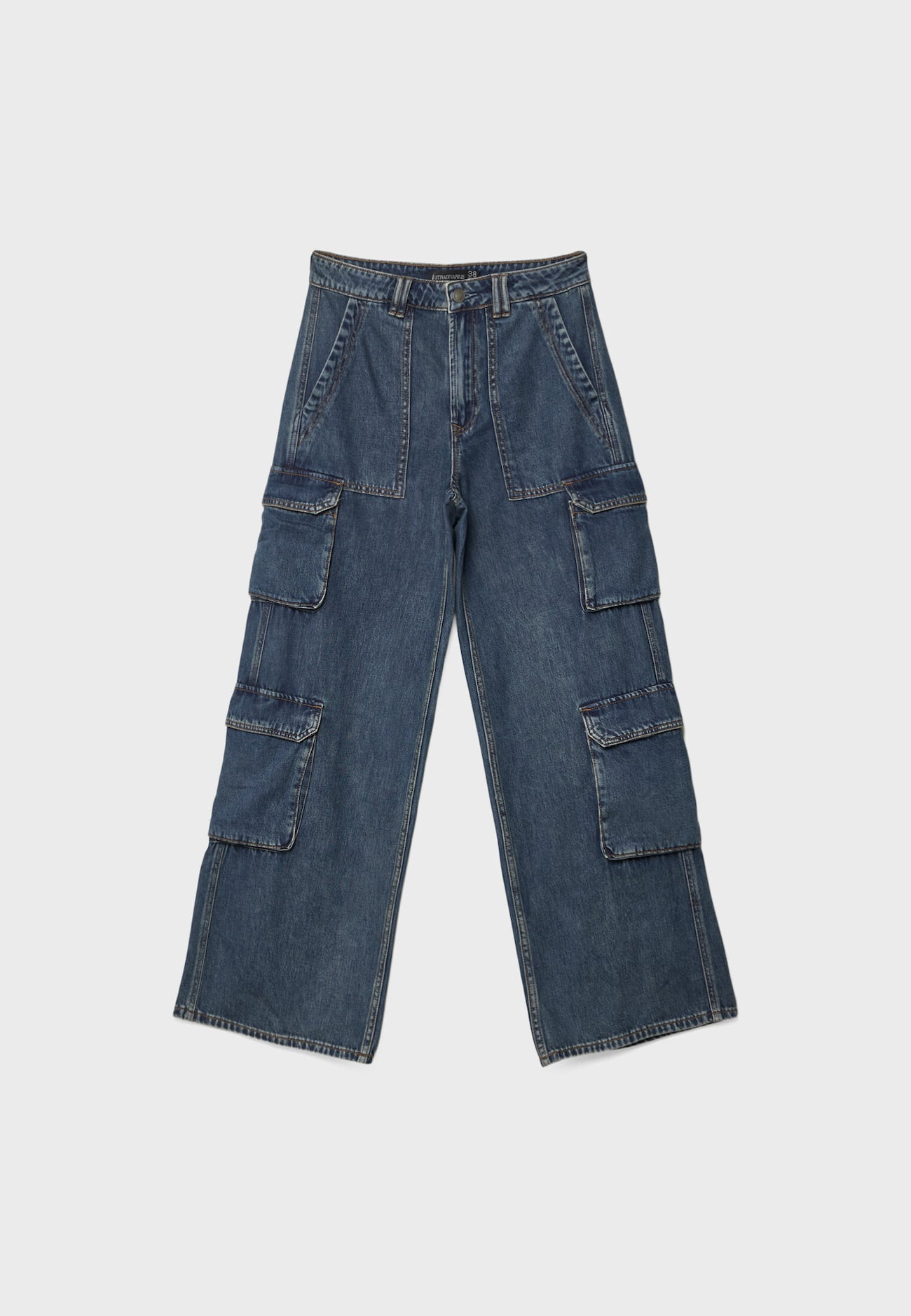 Calça cargo com vários bolsos