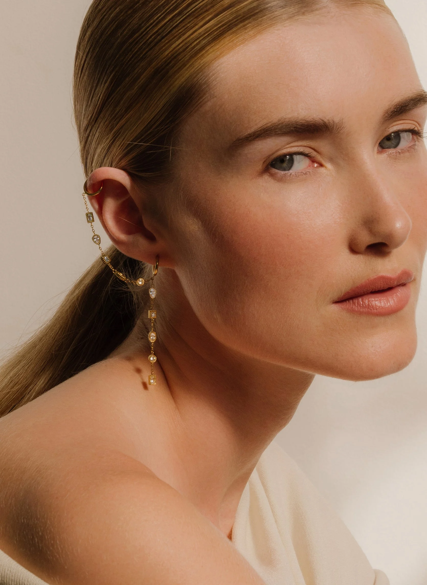ASHA ÉTOILÉE - Boucle d'oreille pendante asha étoilée | Blanc