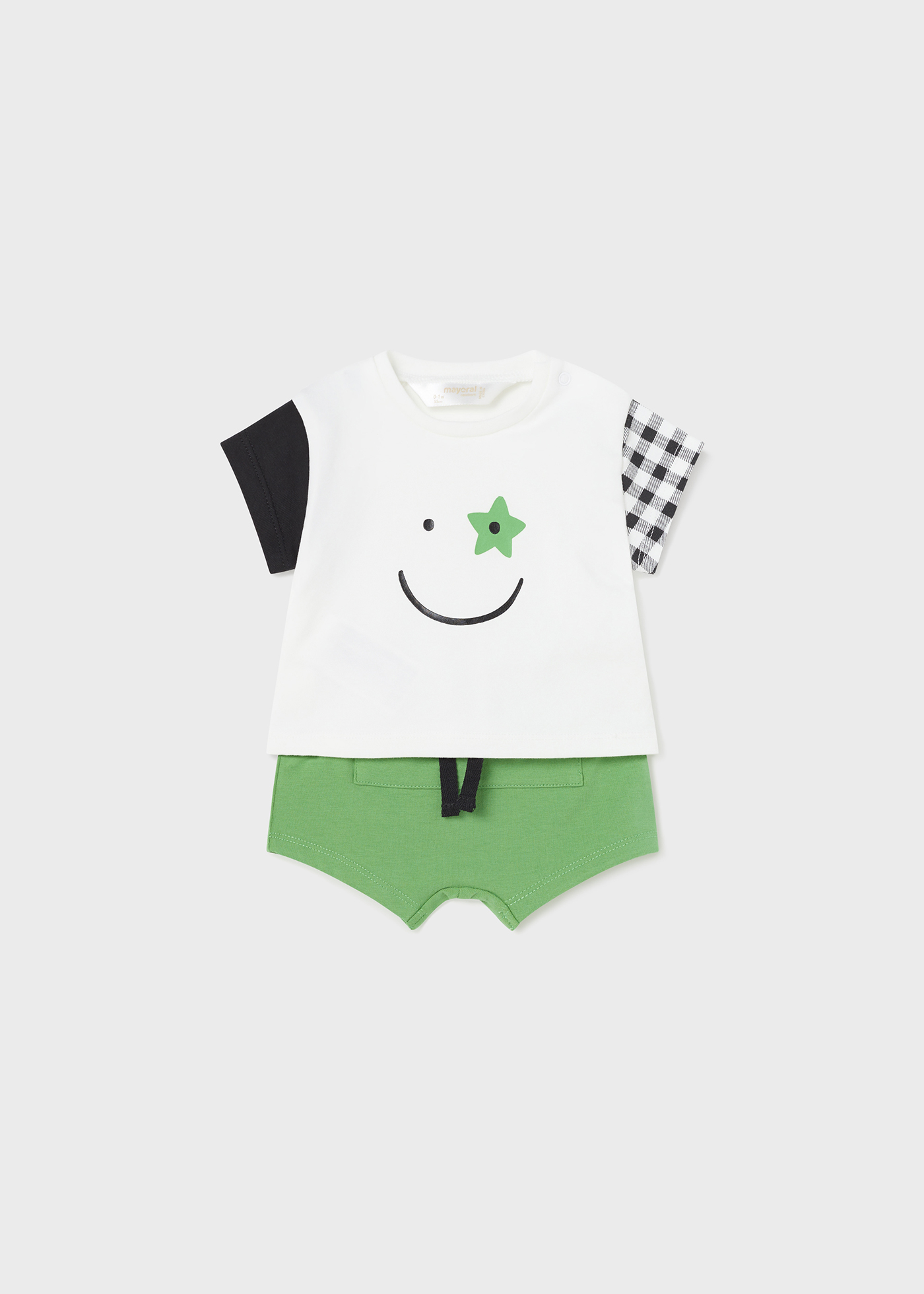 Conjunto de 4 peças em algodão sustentável para recém-nascidos.