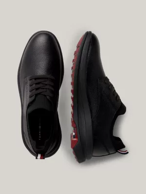 Sapatos híbridos de couro